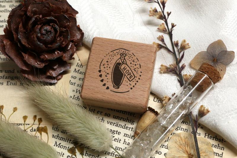 Rubber stamp - Flask with "Hope" tag