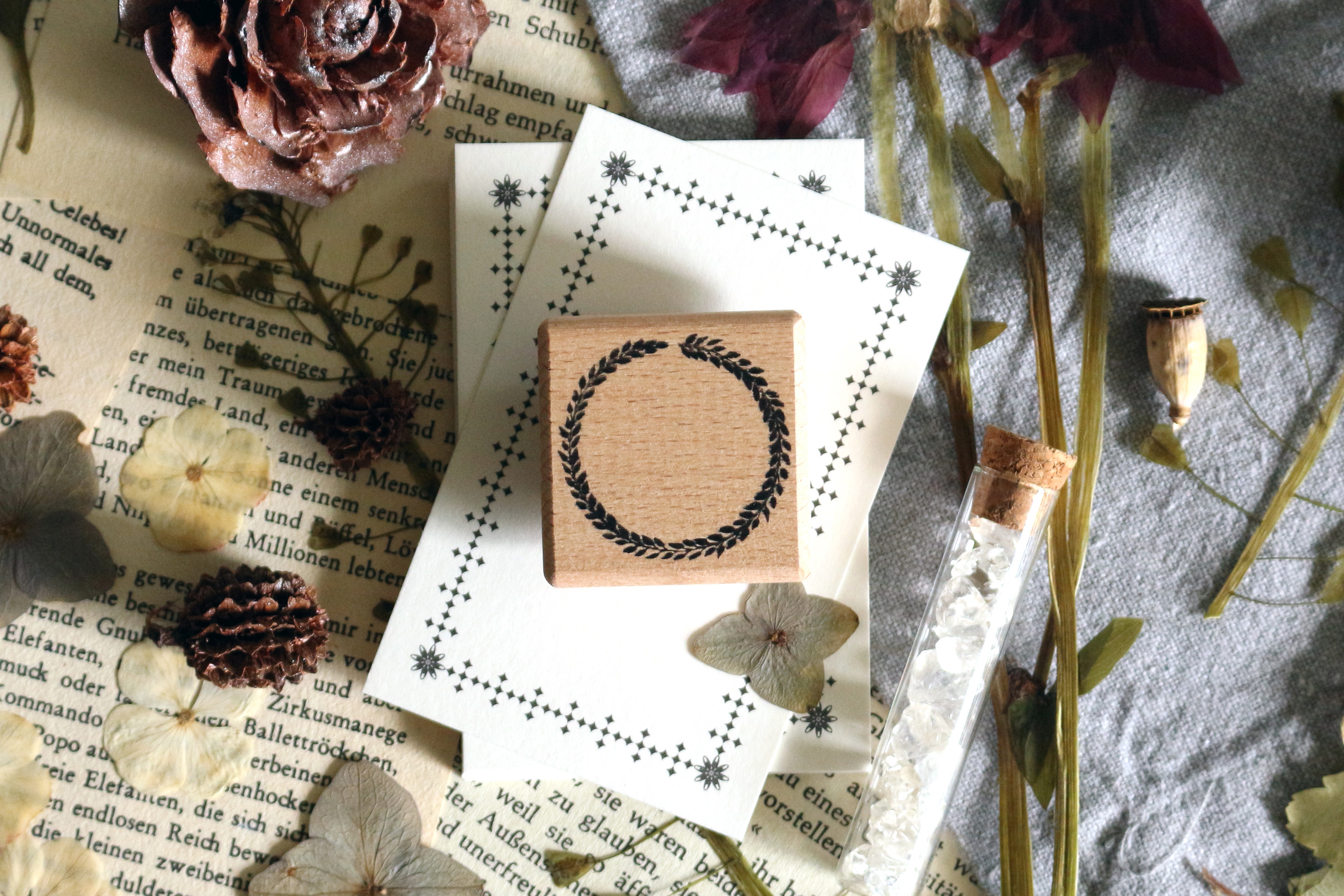 Extraordinary　wreath　Rubber　Leaf　stamp　stationery